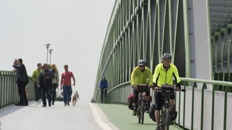Chodci a cyklisti už môžu prechádzať cez starý most - starymost_cyklisti_pesi