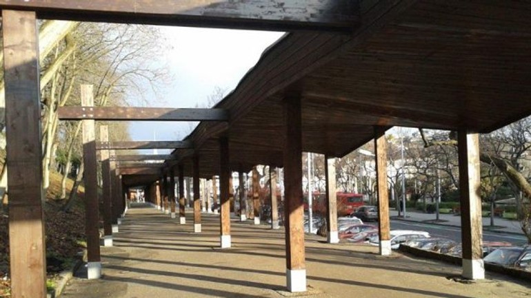 Mesto opravilo drevenú konštrukciu pod hlavnou stanicou - stanica_pergola