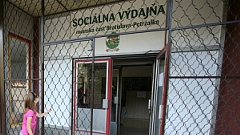 Sociálna výdajňa pomohla za rok takmer 350 petržalčanom - Vydajna socialna