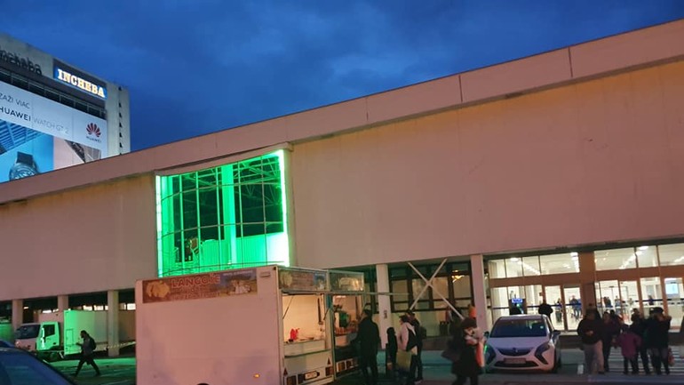 Stánok langošov v rámci veľtrhu Bibliotéka v Inchebe