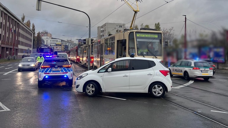 Električka zrazila chodkyňu