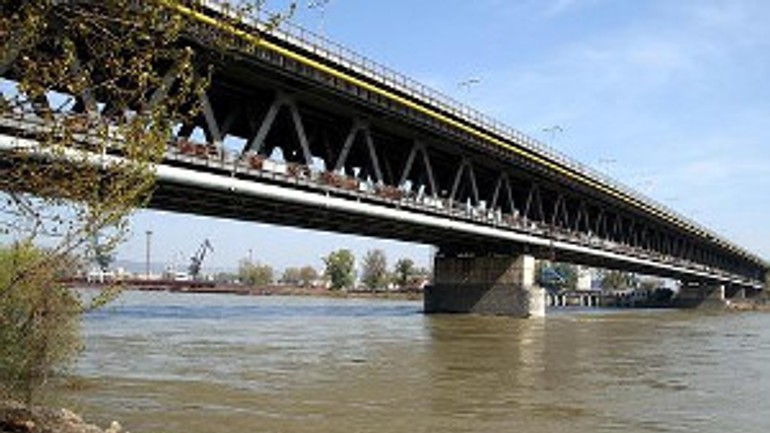 V dunaji dnes našli mŕtve telo asi 30-ročného muža - pristavny_most_dunaj