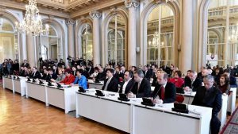 Náhradné byty postavte v petržalke inde, vyzvali mestskí poslanci nesrovnala - zastupitelstvo_2014