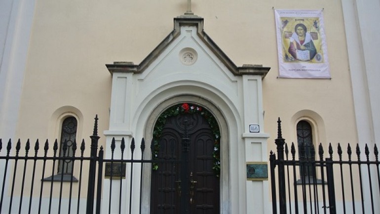 V katedrále povýšenia sv. kríža posvätili voňavý olej pripravený z 33 esencií - Katedrále Povýšenia sv. kríža