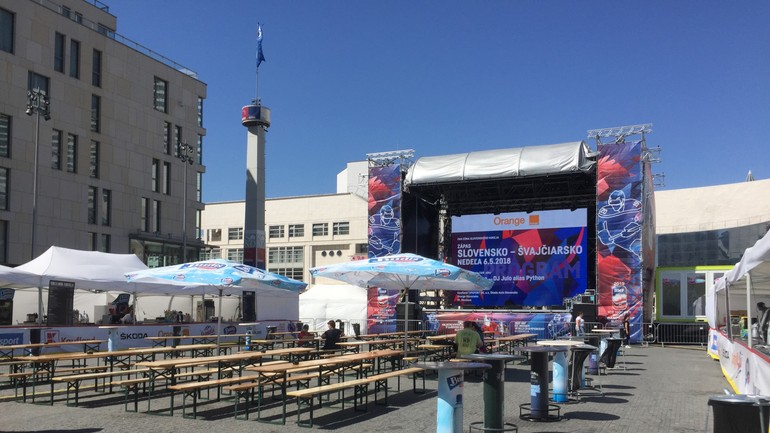 Hokejová fun zóna pri Eurovei