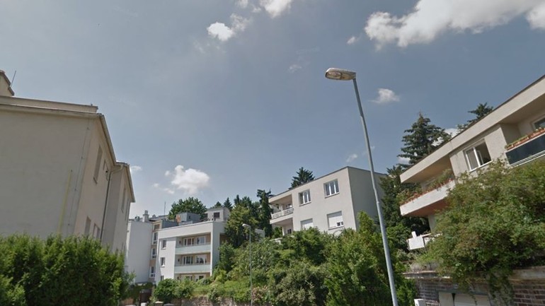 Vlčkova ulica, v úseku od Urbánkovej po Podtatranského