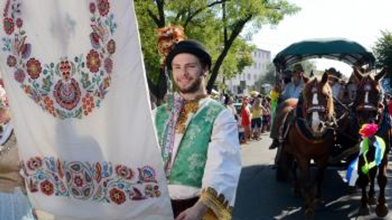 Vo vajnoroch dnes ďakujú za tohtoročnú úrodu - dozinky_vajnory_2015