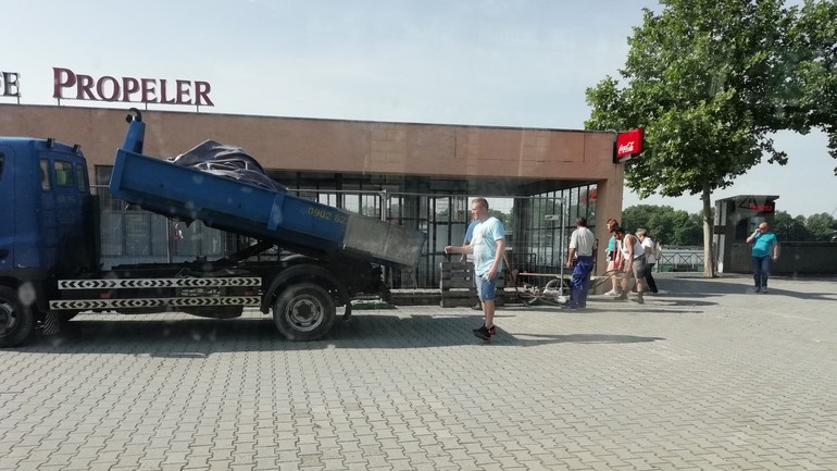 Robotníci pri Propeleri