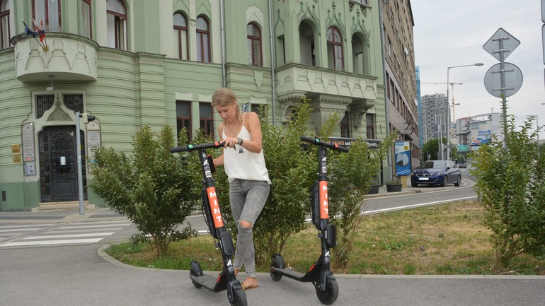 Kolobežka na Šafarikovom námestí