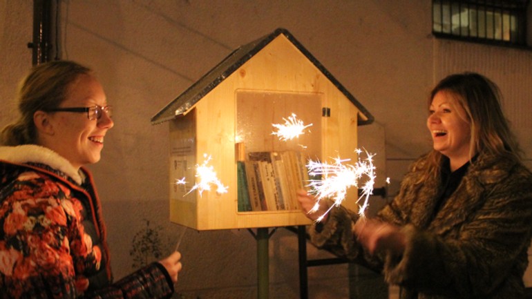 Aj karlova ves už má svoje knižné búdky - knizna_budka_karlovka