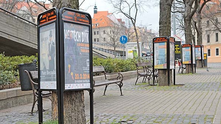 Zo staromestských ulíc má zmiznúť 38 reklamných trojnožiek pre sent - rybne_present1