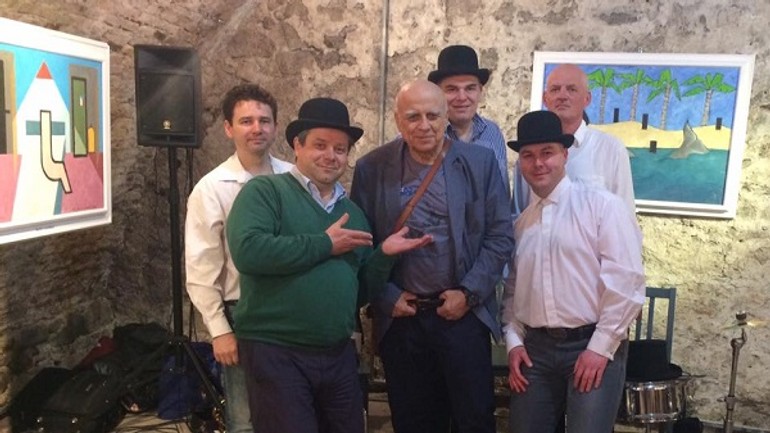 Hudobník ivan mládek vystavuje v bratislave svoje uletené obrazy - Mladek1