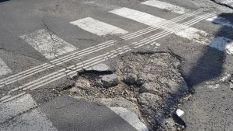 Za milión eur zo zimnej údržby ciest mesto opraví výtlky - vytlky