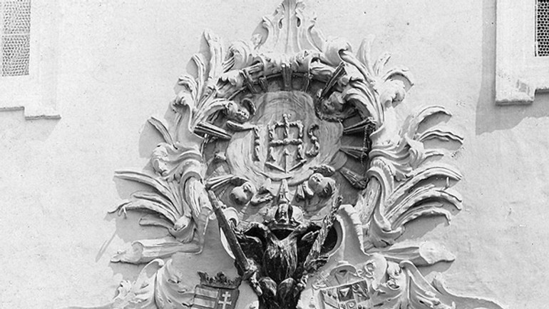 Pamiatky na monarchiu sa zničili - pamatnik05_1