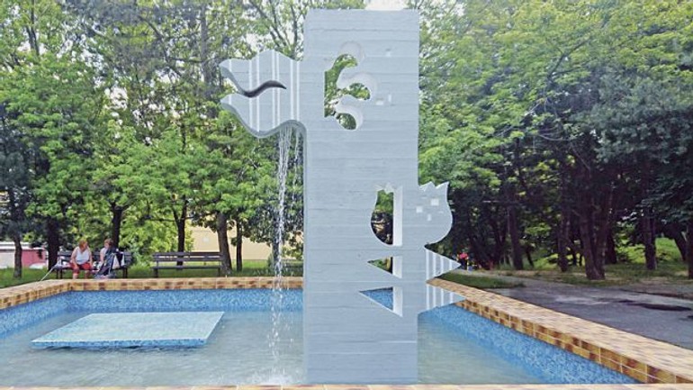 Fontánu rozprávka - dráčik opravili - fontana_raca