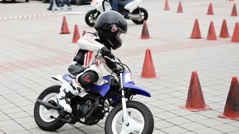 Výstavy motocykel a&nbsp;boat show v&nbsp;inchebe - Motocykel