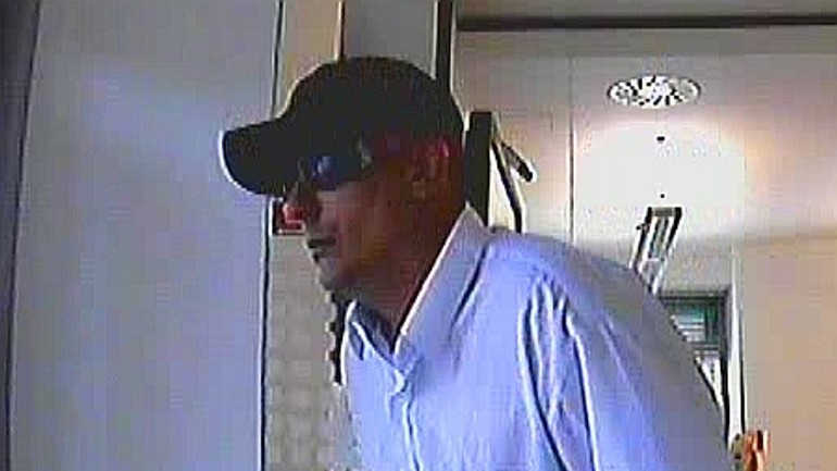 Polícia pátra po páchateľovi, ktorý prepadol banku - Pachatel1