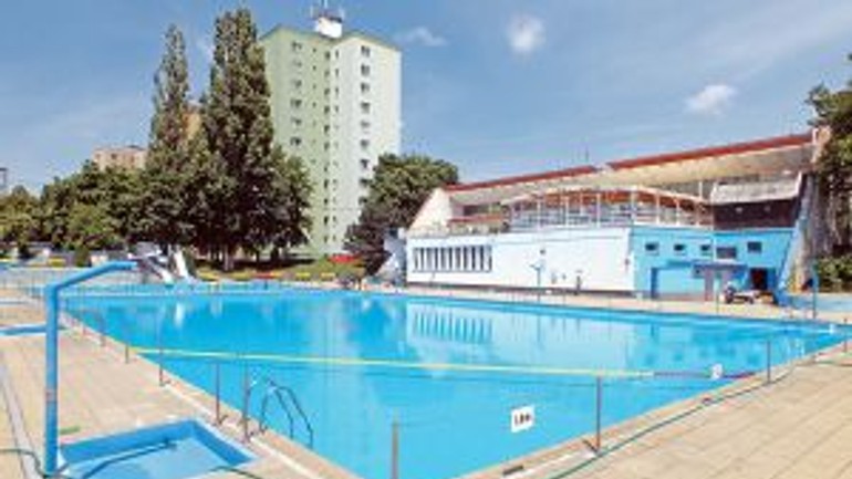 Kúpaliská sa lúčia, dovidenia o rok - kupalisko_delfin