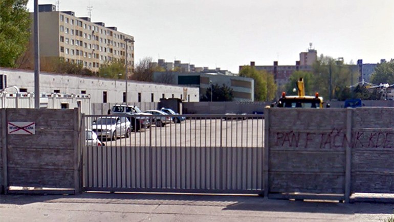 Parkovisko na macharovej vrátia občanom - macharova_parkovisko