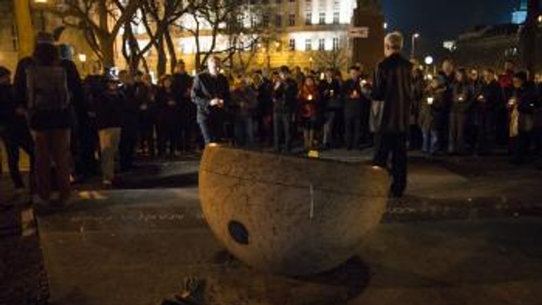 Pripomíname si 29. výročie sviečkovej manifestácie - t_20170324svieckova_manifest_1416400_2