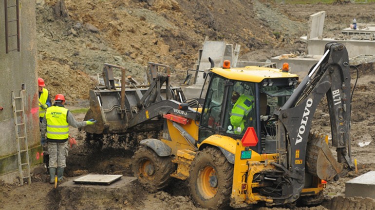 V lamači odštartovali výstavbu novej haly - Lamac hala1