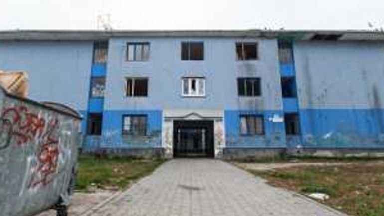 Petržalka chce predať zničený modrý dom - modry_dom