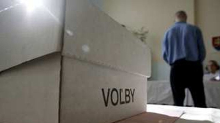 Akú silu mandátu majú starostovia mestských častí - volby_urna1