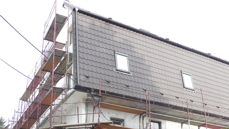 Staré mesto bojuje proti čiernym stavbám - Cervenova5