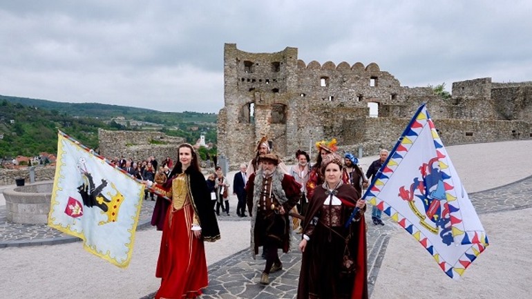 Foto najkrajší výhľad v bratislave: horný hrad na devíne je po rokoch opäť prístupný verejnosti - u23