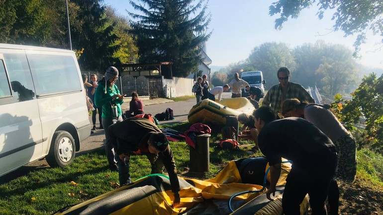 Čistenie úseku Dunaja od Hainburgu po Karloveské rameno na raftoch