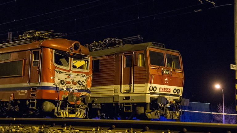 Zrážka osobného vlaku a lokomotívy v Pezinku