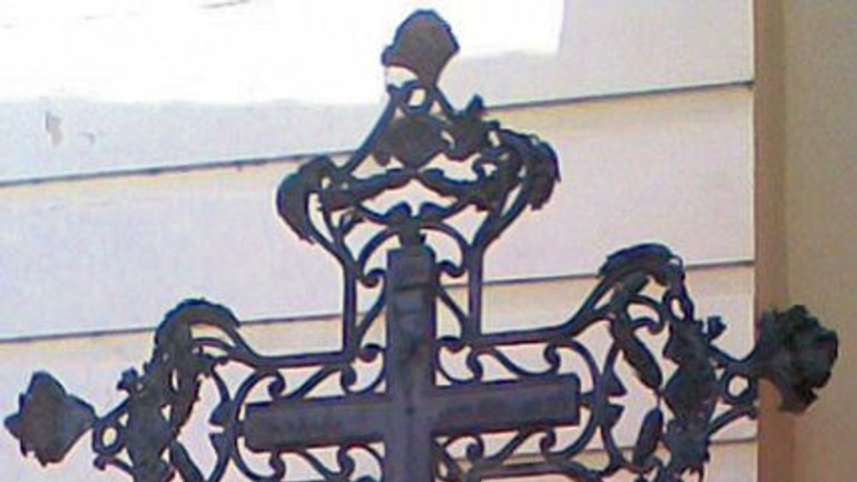 Železný kríž je dnes kultúrnou ruinou - Pamatnik2