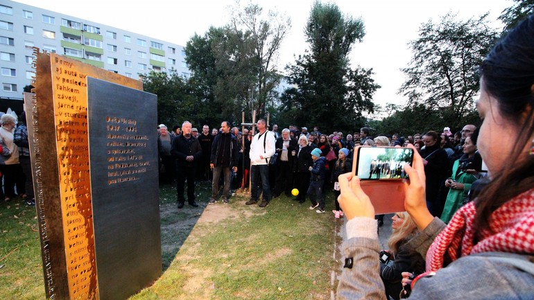Odhalenie pamätníka Dežovi Ursinymu