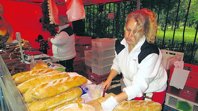 Staromešťania si môžu na sviatky nakúpiť potraviny aj z dvora - trhy_polna1