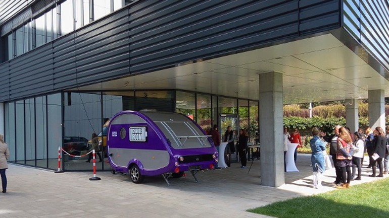 Predstavili prvú nabíjačku určenú ľuďom - U2