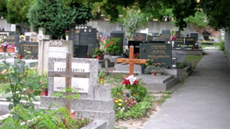 Rača rozšíri cintorín, pribudnú hrobové aj urnové miesta - cintorin_raca
