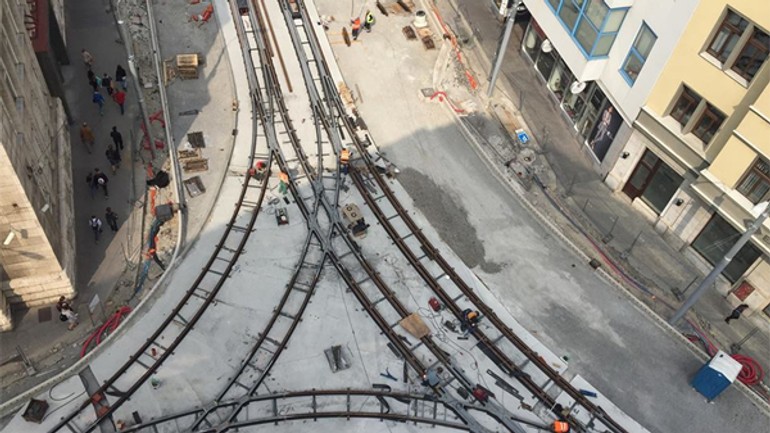 O pár dní pôjdu električky znovu na jesenského - jesenskeho_triangel