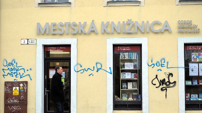 Z bratislavy ako niekdajšej krásavice na dunaji sa dnes stáva graffiti city - grafiti