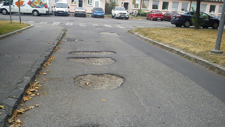 V ružinove už majú jedenásť nových ciest - opravena1