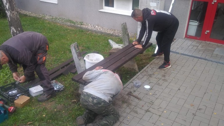 lavička na Studenohorskej ulici