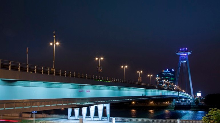 Most snp predpovedá počasie. farbami - snp2