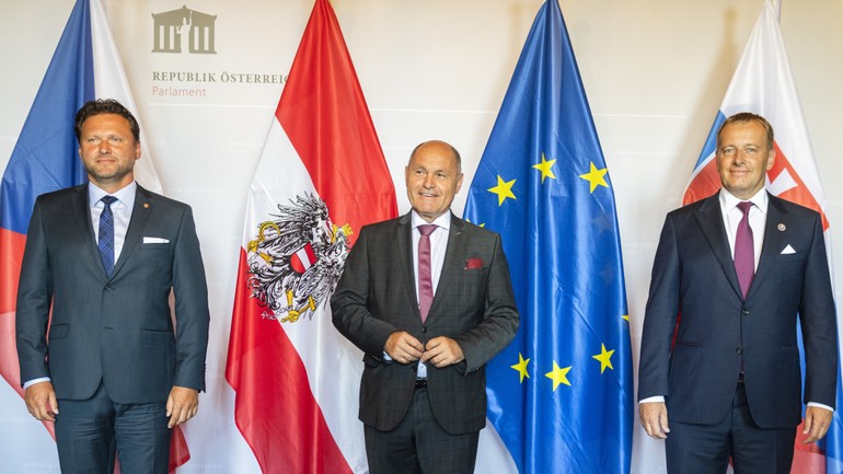 Neformálne stretnutie slavkovského formátu S3 na zámku v rakúskej obci Grafenegg