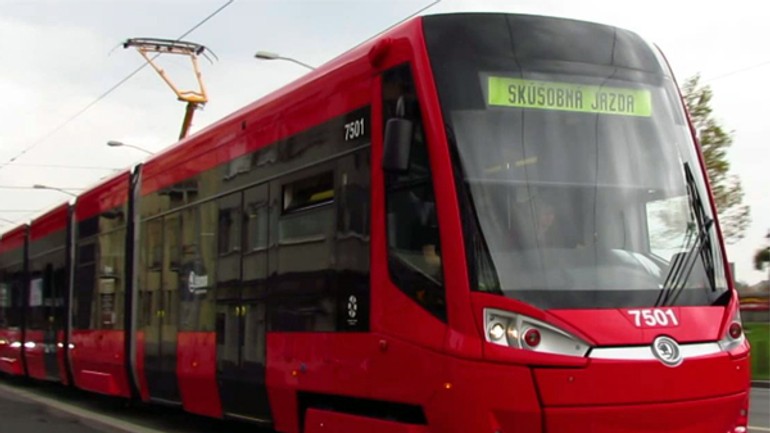V uliciach bratislavy jazdí už 19 nových električiek - elektricka_29T