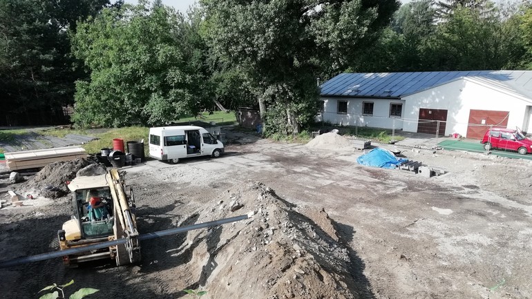 Výstavba lodenice pri Karloveskom ramene