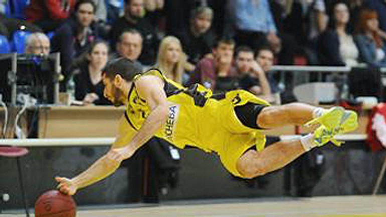 Basketbalisti interu v semifinále zdolali komárno - séria 1:0 - bkinter_bulatovic