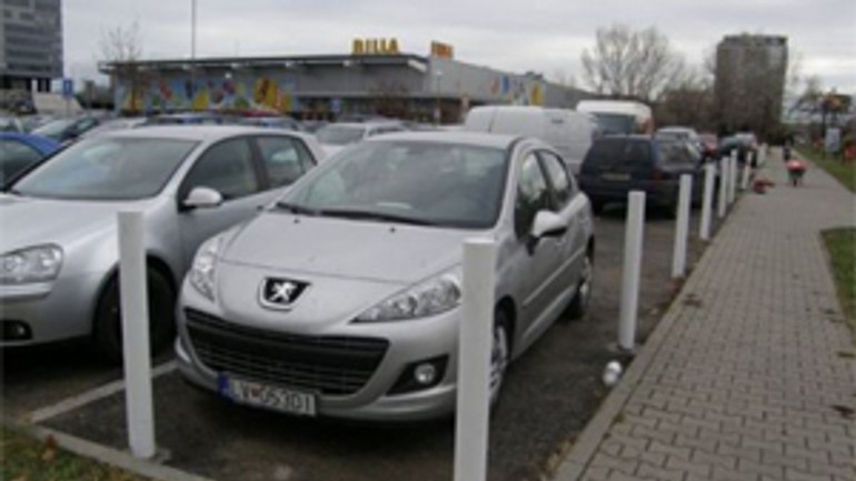 Parkovanie spoplatnili po ôsmich rokoch - Billa farskeho1