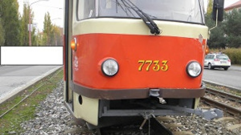 Na čachtickej ulici sa ráno zrazili električky - elektricka