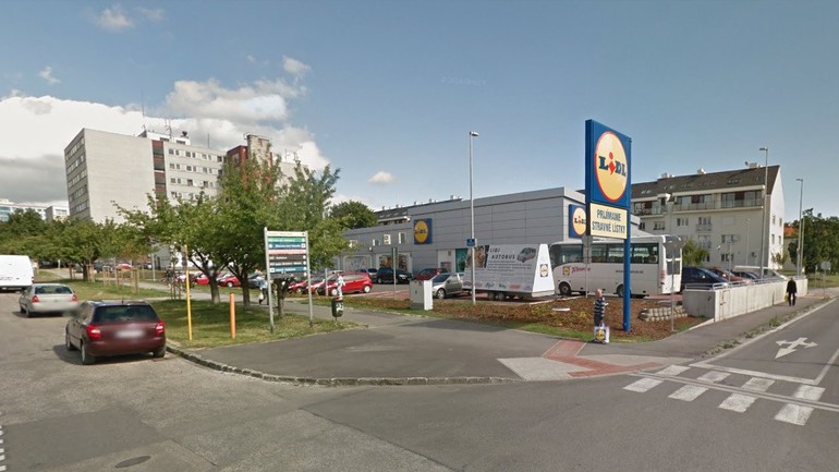 Lidl na Peknej ceste v Krasňanoch