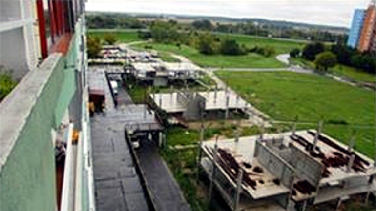 Obyvatelia z jasovskej ulice sa obrátili na prezidenta - domino_vystavba