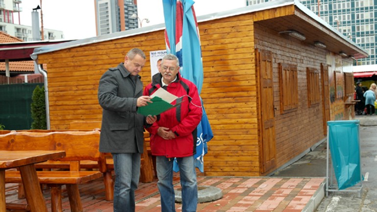 Tržnica na miletičovej má 19 nových stánkov, pribudne ďalších 15 - mileticka_stanky1